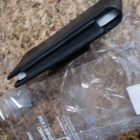 Leather phone case new in package - Picture 2 of 4